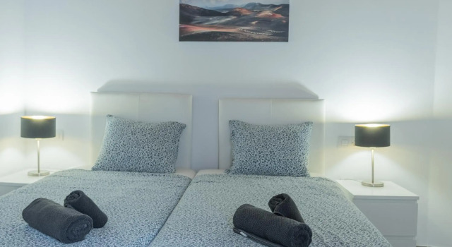 Comfortable houses Playa Roca beachfront access, Забронировать Отель Отели Канарских островов с бассейном, Бассейн