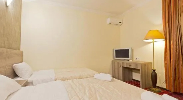 Hotel Orange, Book Hotel Gonio 