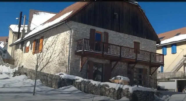 La Sourane, Забронировать Отель Лю-ла-Круа-От Drôme