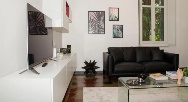 Апартаменты ALTIDO Splendid 3BR Apt with Parking and Terrace in Como