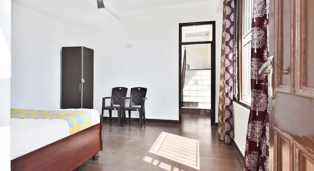 Номер Standard OYO 13878 Home Spacious 3BHK Kumarhatti