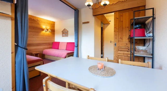 Apartment in Doucy Near Ski Slopes, Boek Appartement Doucy Le Grand Domaine, in de buurt van Doucy-Combelouviere Ski Resort