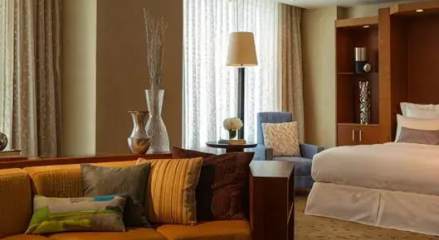 Одноместный люкс Renaissance Schaumburg Convention Center Hotel