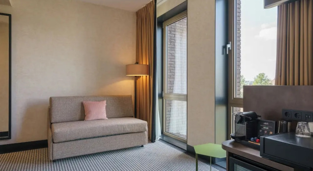 Трёхместный номер Superior с видом на канал Monet Garden Hotel Amsterdam