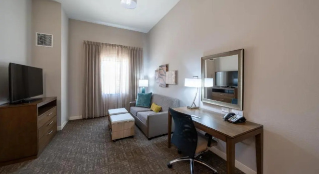 Четырёхместный номер Standard c 1 комнатой Staybridge Suites Houston East - Baytown by IHG