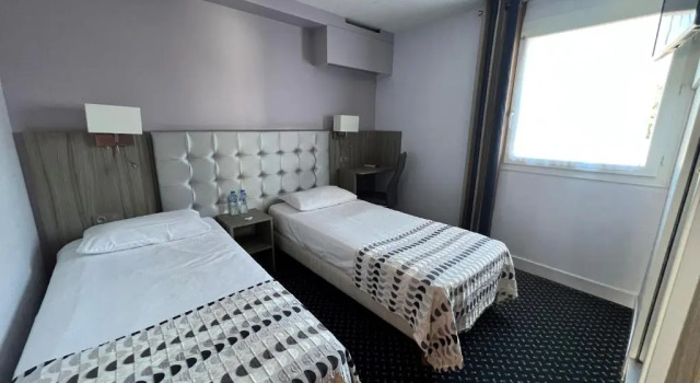 Двухместный номер Standard Brit Hotel Confort Foix