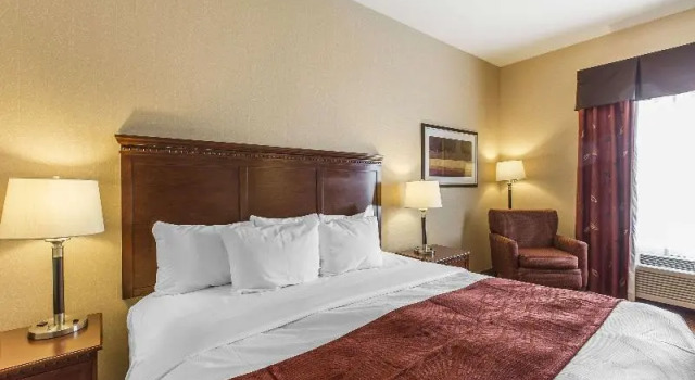 Двухместный номер Standard с балконом Comfort Hotel Airport