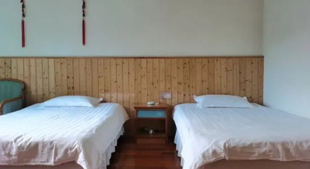 Кровать в общем номере Yandang Mountain Xiegongling 69 Hostel