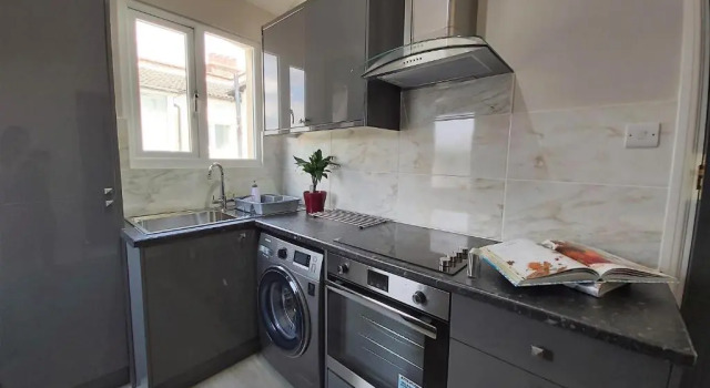 Апартаменты Beautifully renovated 2 Bed flat - Close to beach