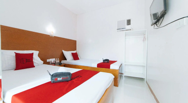 Двухместный номер Standard RedDoorz @ Old Buswang Road
