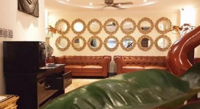 Tran Gia Hotel Huynh Thuc Khang