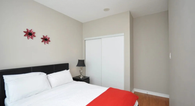 WhiteHall Suites - Mississauga, Varaa Huoneisto Mississauga 