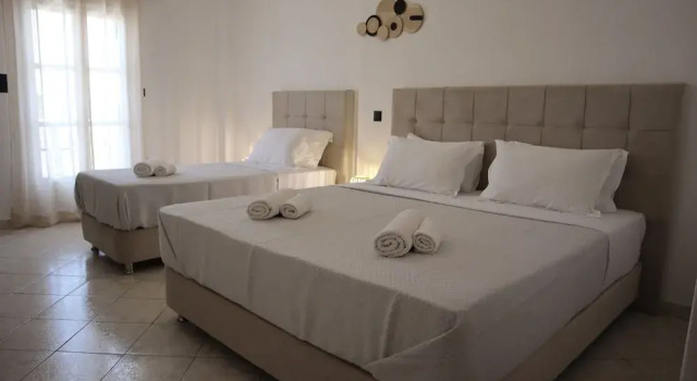 Трёхместный номер Superior с балконом и с видом на сад Pension St.George Rooms & Studios