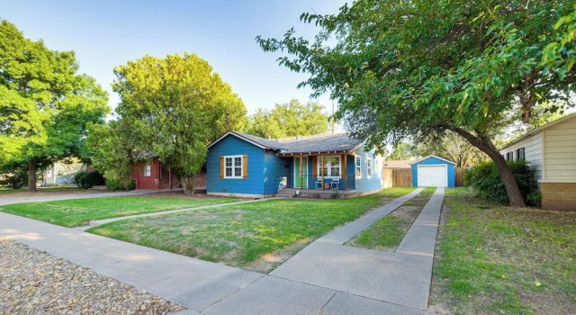 Коттедж Chic Home ~ 2 Mi to TTU w/ Grill & Yard in Lubbock