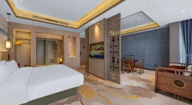 Люкс Executive Ruijing Hotel (Wuhan Guiyuan Temple Zhongjiacun Subway Station Store)