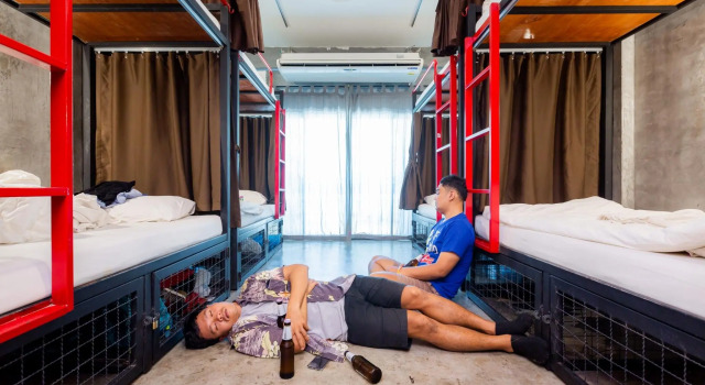 Кровать в общем номере Sleeper Hostel