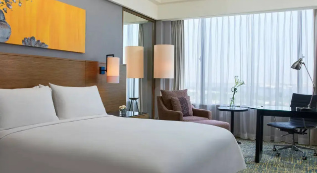 Двухместный клубный номер Standard Renaissance Johor Bahru Hotel