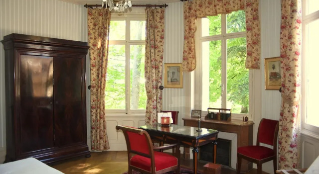 Château de Varambon - chambres dhôtes et séminaires dentreprise, Book Hotel Varambon Bugey