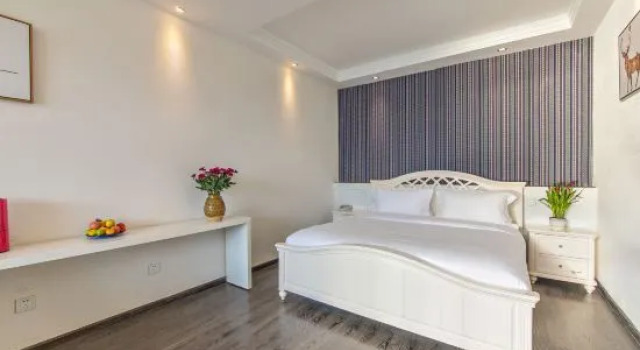 Люкс с видом на море Zhenmei Holiday Hostel (Dali Erhai Cliff Lake View)
