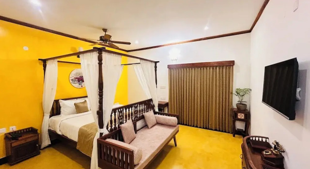 La Moon Puducherry, Varaa Hotelli Hotellit Tamil Nadu uima-altaalla, Uima-allas