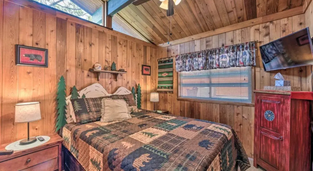 Quiet Retreat w/ Hot Tub - 16 Miles to Ski Apache!, Varaa Lomakoti Ruidoso New Mexico