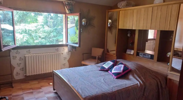 CHAMBRE dans Villa