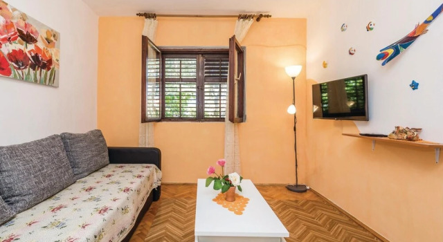 Stunning Home in Barbat-rab With Wifi and 1 Bedrooms, Prenota Hotel Hotel a Isole Quarnerine con parcheggio, Parcheggio
