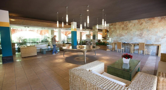 Hotel Parco Torre Chia, Book Ferieresort Domus de Maria Sardinia South, nær Chia Beach