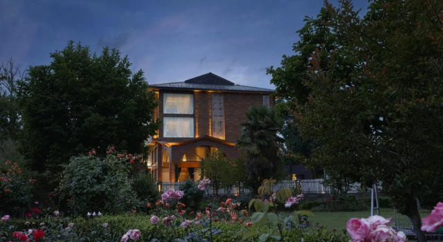 WelcomHeritage Grand, Srinagar