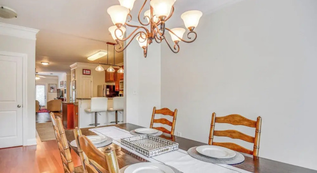 1 Mi to Uga: Charming Athens Condo w/ Balconies!, Book Lejlighed Athens 