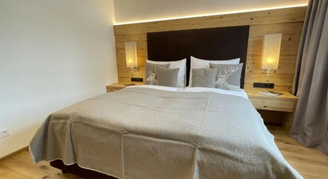Апартаменты Lakeside Luxury Apartments