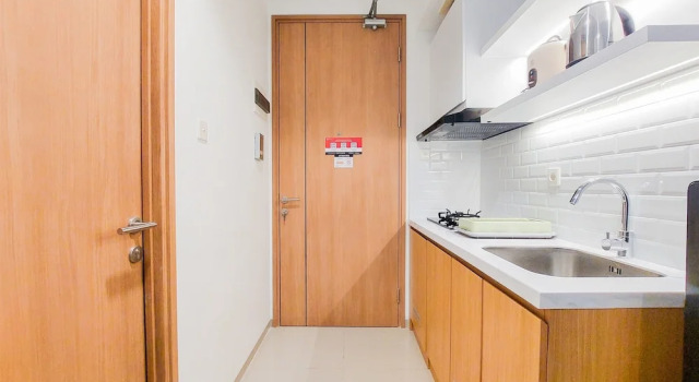 Студия Cozy Studio High Floor At Tree Park City Cikokol Apartment