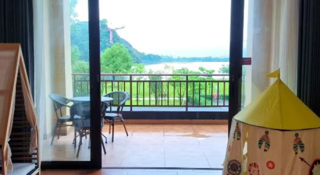 Люкс с видом на озеро BJG Swan Lake Hot Spring Hotel Yingde