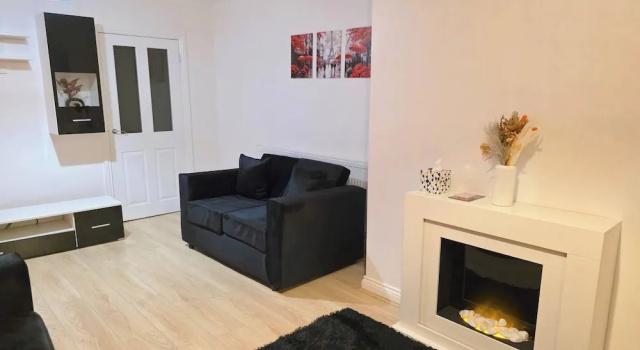Spacious 3 Bed 2 Baths Free Wifi Central Location, Забронировать Дом для отпуска Виллы Тиссайд, Вилла
