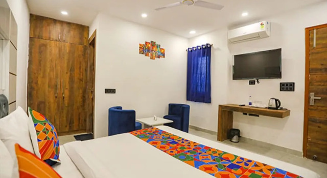Номер Premium FabHotel F9 Noida Sector 27