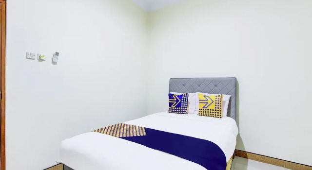 Номер Economy Hotel O Homestay Putra Syariah
