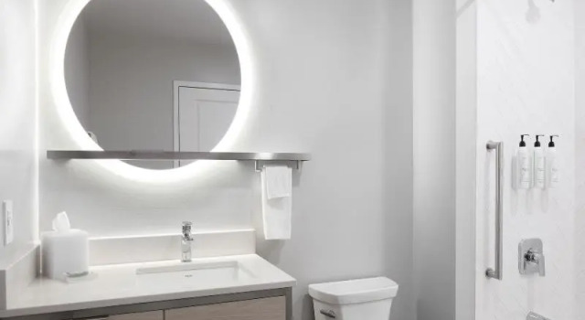 Двухместный люкс TownePlace Suites by Marriott Oshkosh