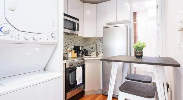 Апартаменты 24-17 Renovated Studio Prime Location WD