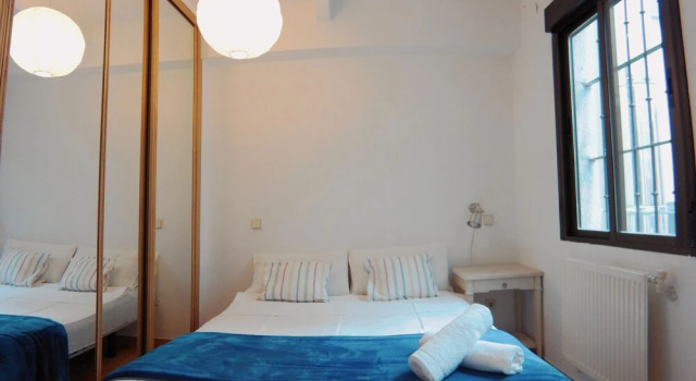 Apartamento en Almagro con cama Matrimonio SAG1E, Boek Appartement Chamberi Madrid, in de buurt van Edificio Grassy