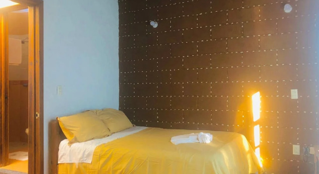 Comfy Bedroom Town House Garden Market Area, Забронировать Отель Отели Сан-Кристобаль-де-лас-Касас с парковкой, рядом с Central Plaza &amp; Park, Парковка