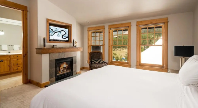 Penthouse 1 3 Bedroom Lodge by Moonlight Basin Lodging, Buchen Sie Ferienhaus Big Sky Montana