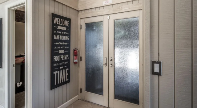 Aposento - Four Bedroom Cabin, Забронировать Отель СПА-отели Руидозо, рядом с Гольф-клуб «The Links at Sierra Blanca», SPA-услуги