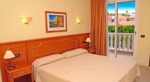 Apartamentos Callaomar, Book Hotel Hotels in Tenerife with Parking, Parking