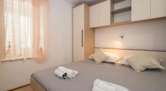Guest House Holiday, Забронировать Гостевой дом Гостевые дома Корчулы, рядом с Пляж Лука Корчуланска, Гостевой дом