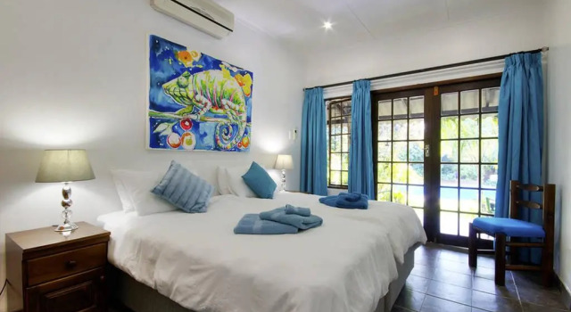 Четырёхместный семейный номер Standard с видом на сад Maputaland Guest House