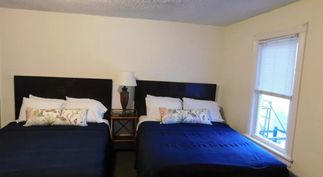 Четырёхместный номер Standard Blue Water Inn