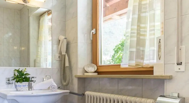 Четырёхместный номер Standard с видом на горы Hotel Montani
