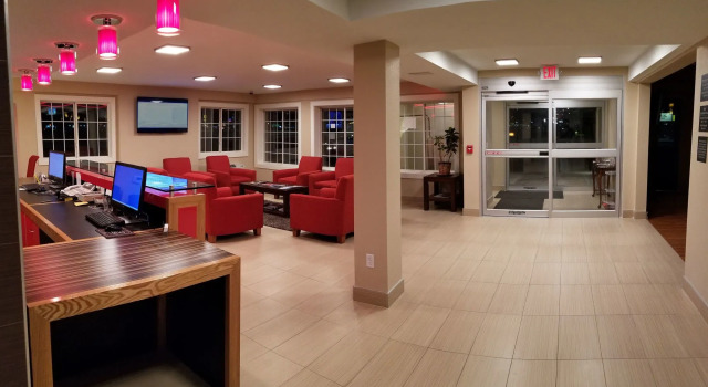 Red River Lodge & Suites