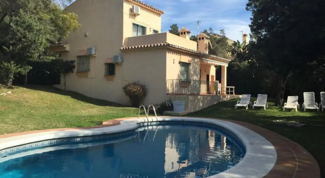 Вилла с 3 комнатами Marbella Villas