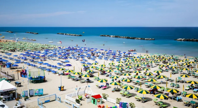 Трёхместный номер Economy с видом на море Hotel Villa Sole Resort